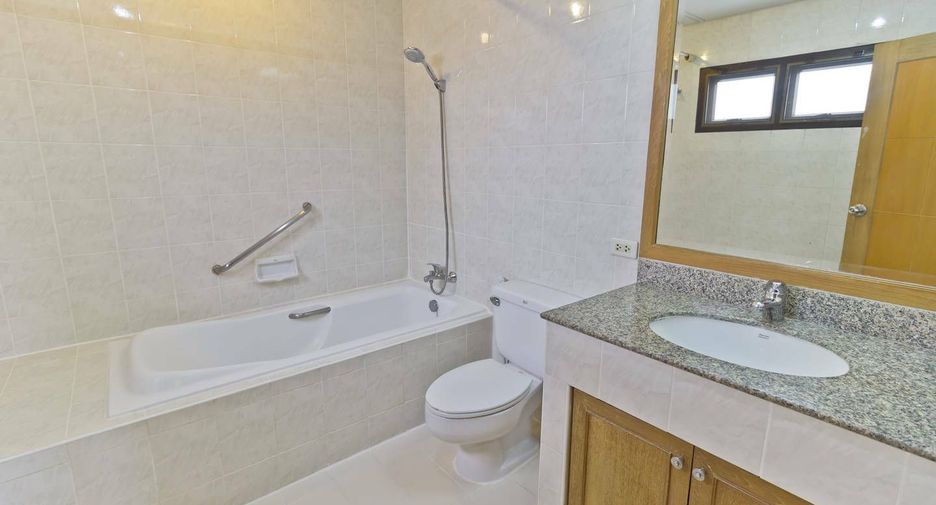 For rent 1 bed condo in Watthana, Bangkok