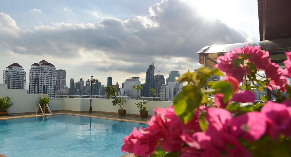 For rent 1 bed condo in Watthana, Bangkok