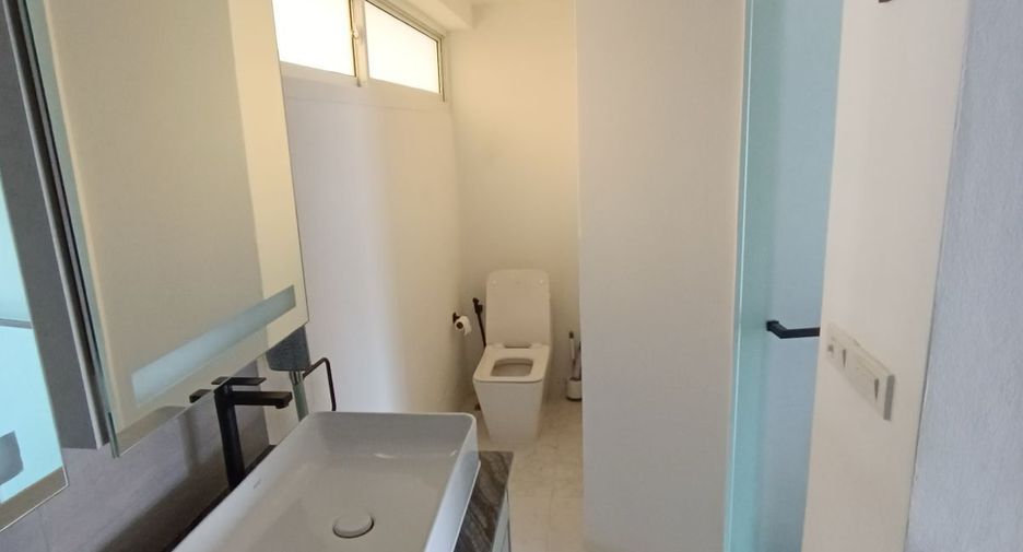 For sale 2 bedrooms condo in Watthana, Bangkok