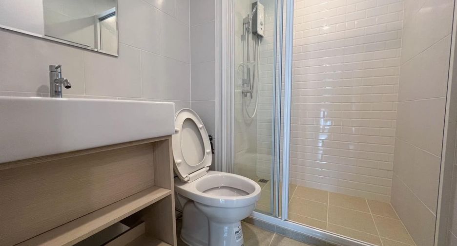 Wohnung zur Miete mit 1 Zimmer in Wang Thonglang, Bangkok