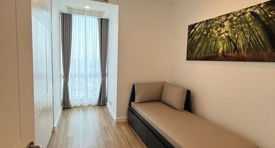 For rent 2 bedrooms condo in Sathon, Bangkok