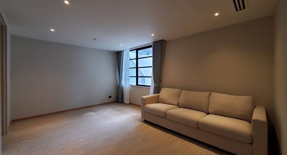 For rent 3 bedrooms apartment in Sathon, Bangkok