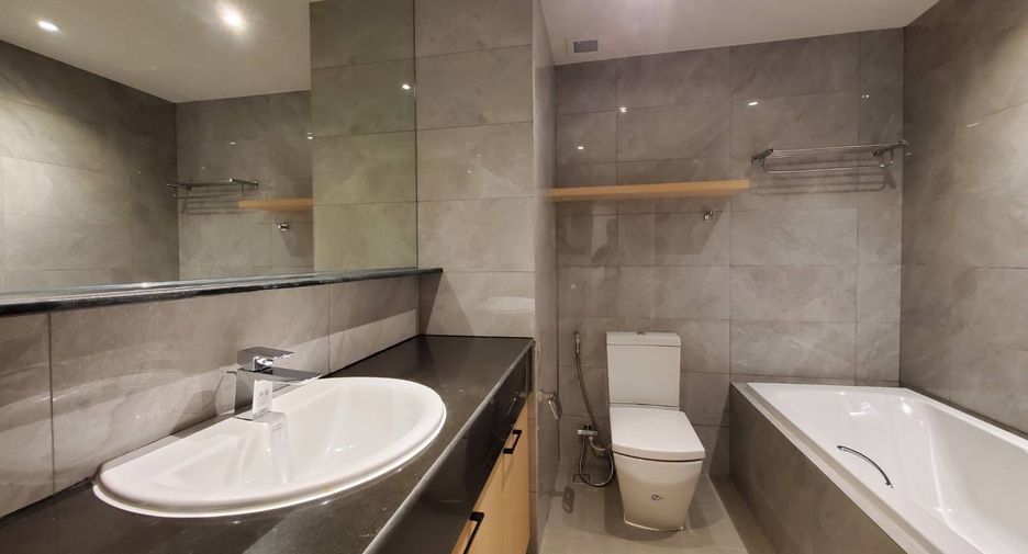 For rent 3 bedrooms apartment in Sathon, Bangkok