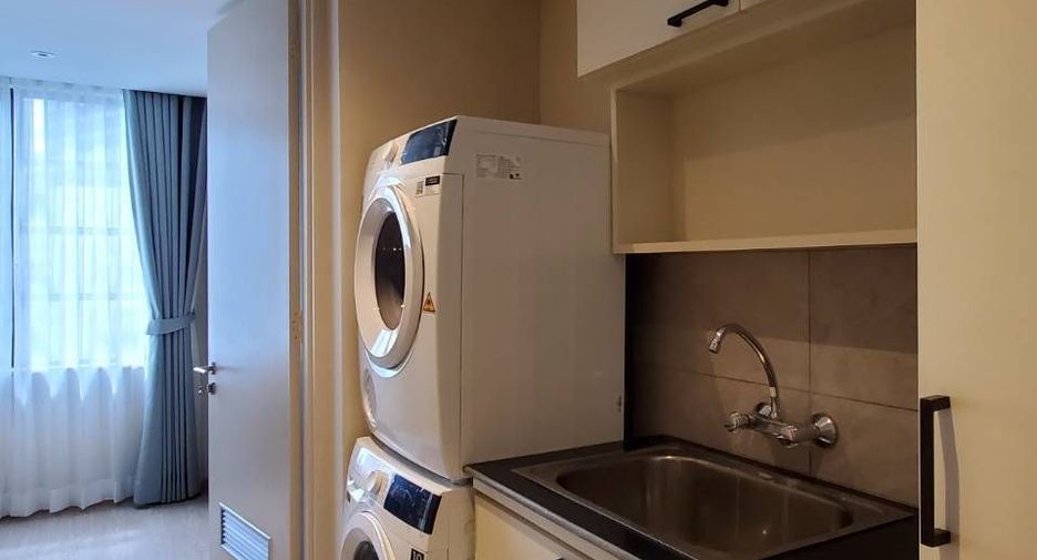 For rent 3 bedrooms apartment in Sathon, Bangkok