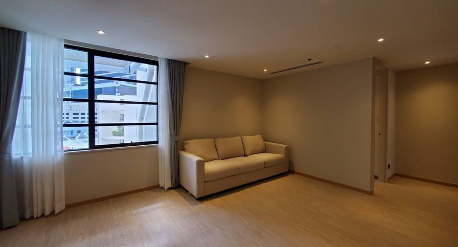 For rent 3 bedrooms apartment in Sathon, Bangkok