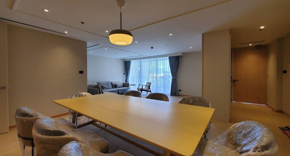 For rent 3 bedrooms apartment in Sathon, Bangkok