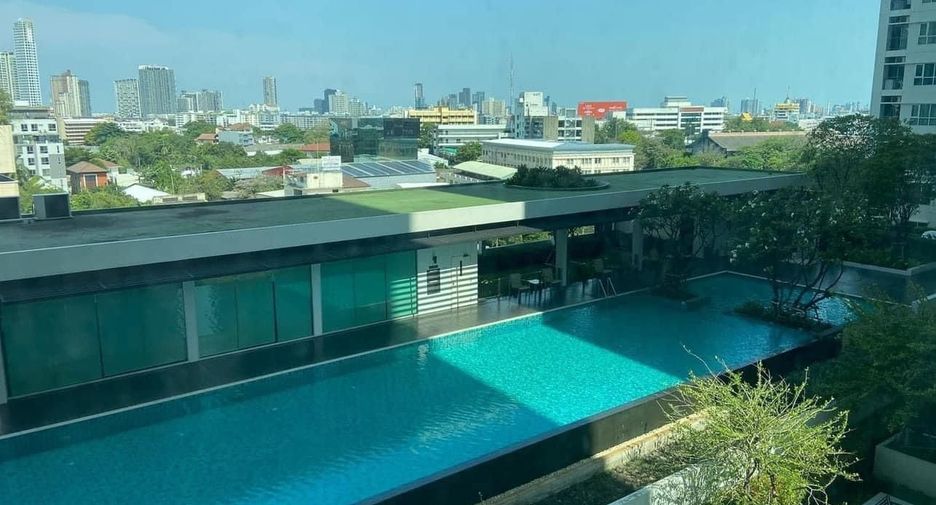 For rent 1 bed condo in Khlong Toei, Bangkok