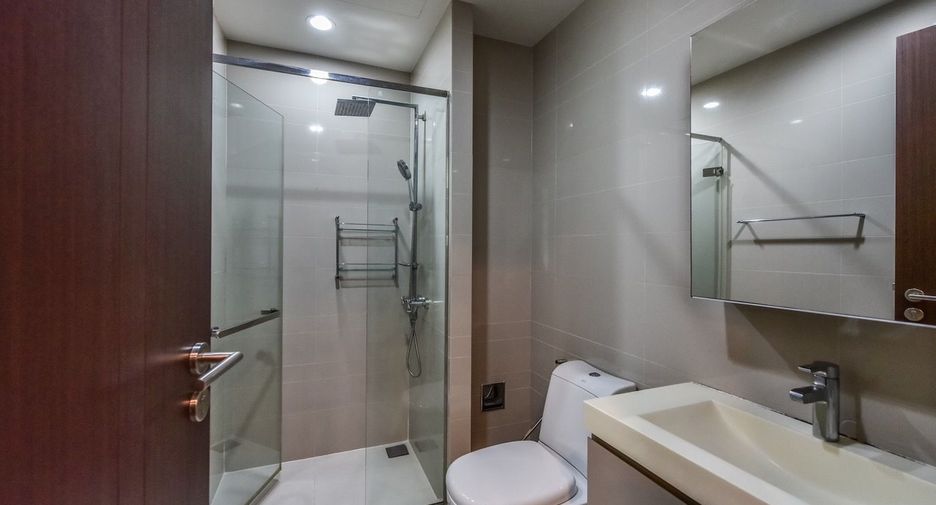 For sale そして for rent 2 ベッドルーム condo in Pathum Wan, Bangkok