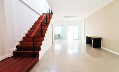 For sale 3 bedrooms townhouse in Nong Khaem, Bangkok