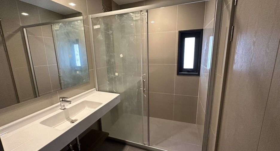 For rent 2 ベッドルーム condo in Huai Khwang, Bangkok