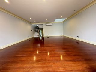 For rent 4 bedrooms townhouse in Watthana, Bangkok
