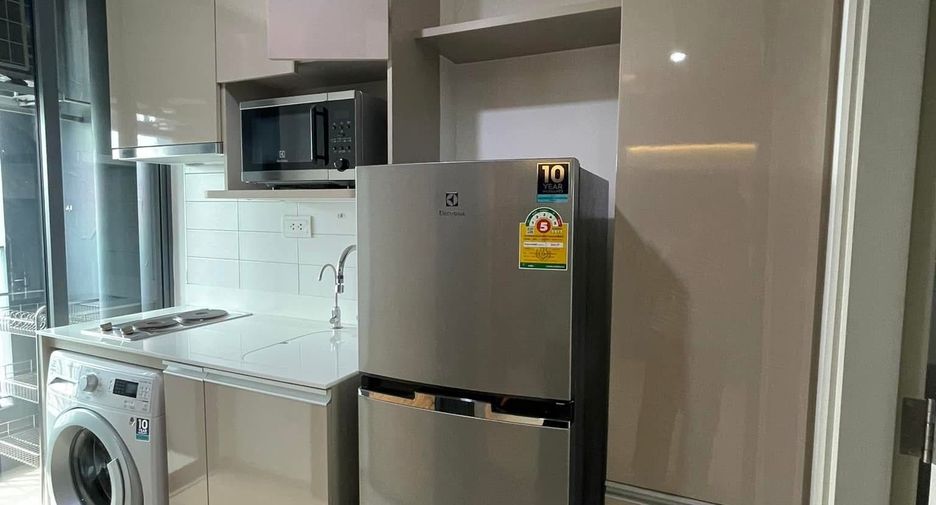 For rent スタジオ condo in Bang Rak, Bangkok