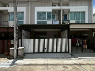 For sale 2 bedrooms townhouse in Bang Khae, Bangkok