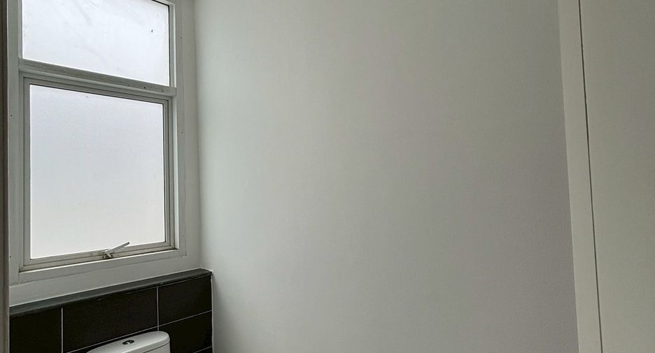 For sale 2 bedrooms townhouse in Bang Khae, Bangkok
