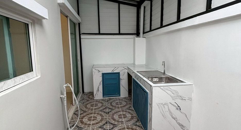 For sale 2 bedrooms townhouse in Bang Khae, Bangkok