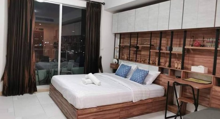 For rent studio condo in Khlong San, Bangkok
