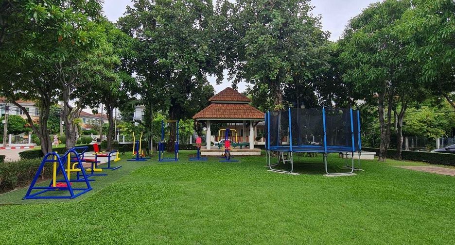 For rent 4 bedrooms house in Mueang Samut Prakan, Samut Prakan