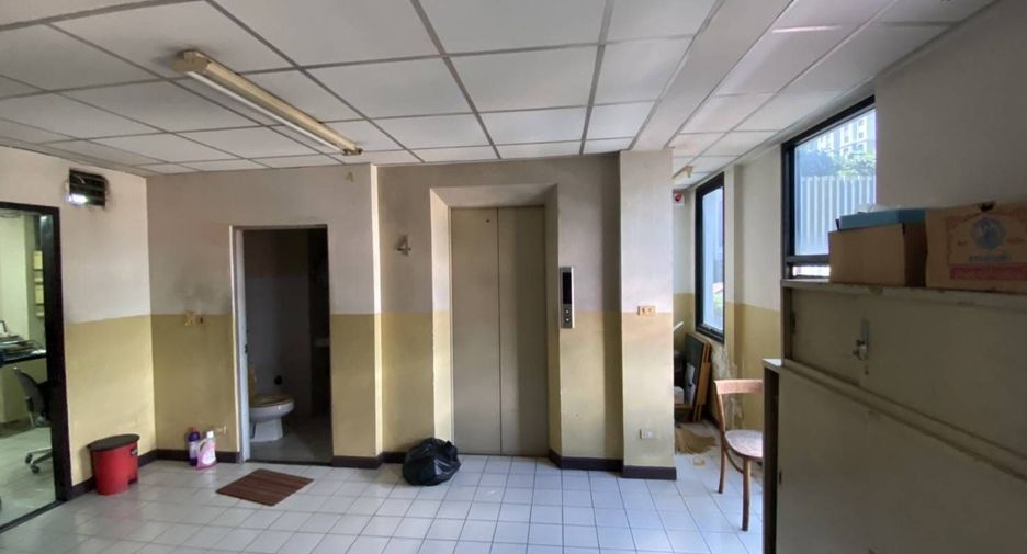 Local comercial en venta en Huai Khwang, Bangkok