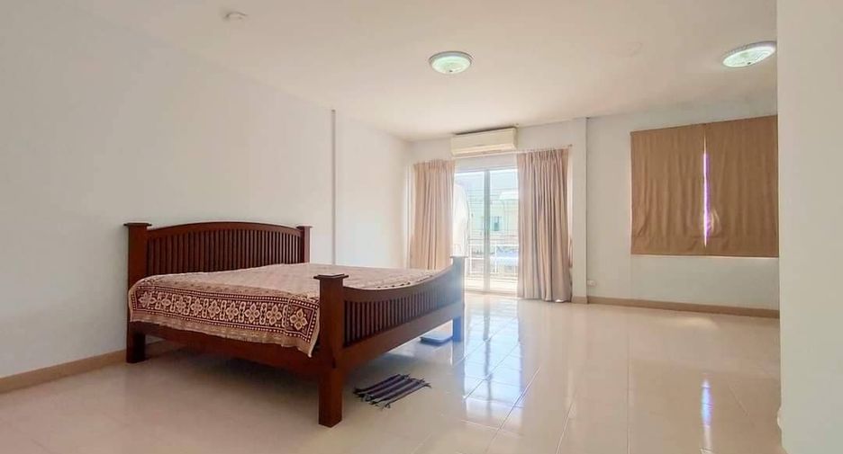 For sale 3 bedrooms townhouse in Thalang, Phuket
