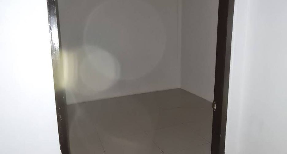 For sale and for rent 1 bed retail Space in Phra Khanong, Bangkok