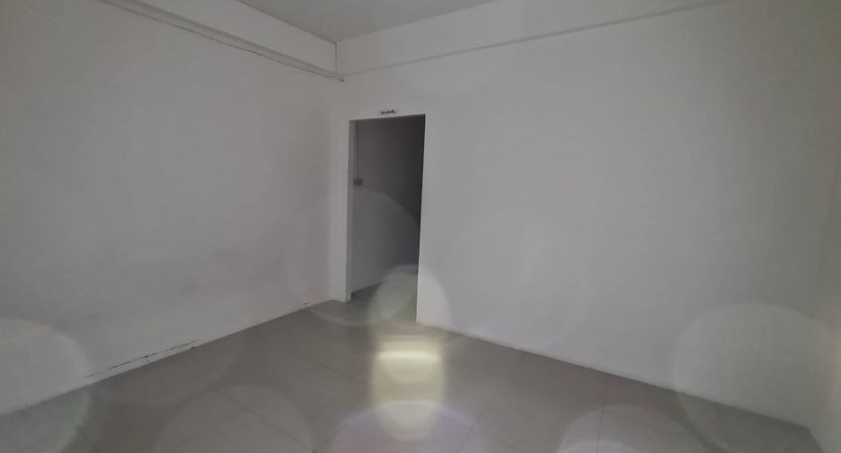 For sale and for rent 1 bed retail Space in Phra Khanong, Bangkok