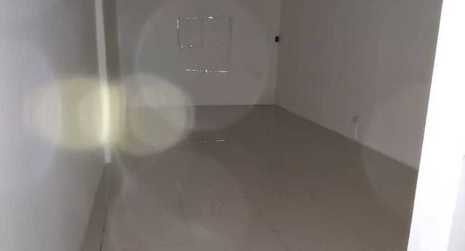 For sale and for rent 1 bed retail Space in Phra Khanong, Bangkok