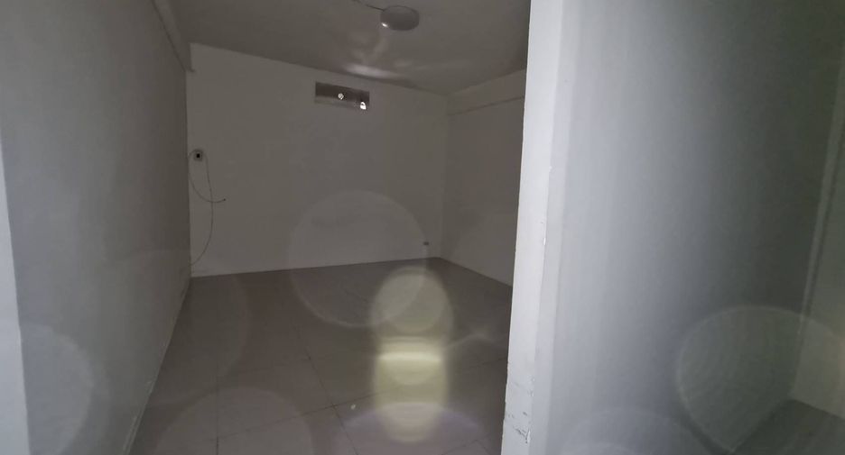 For sale and for rent 1 bed retail Space in Phra Khanong, Bangkok