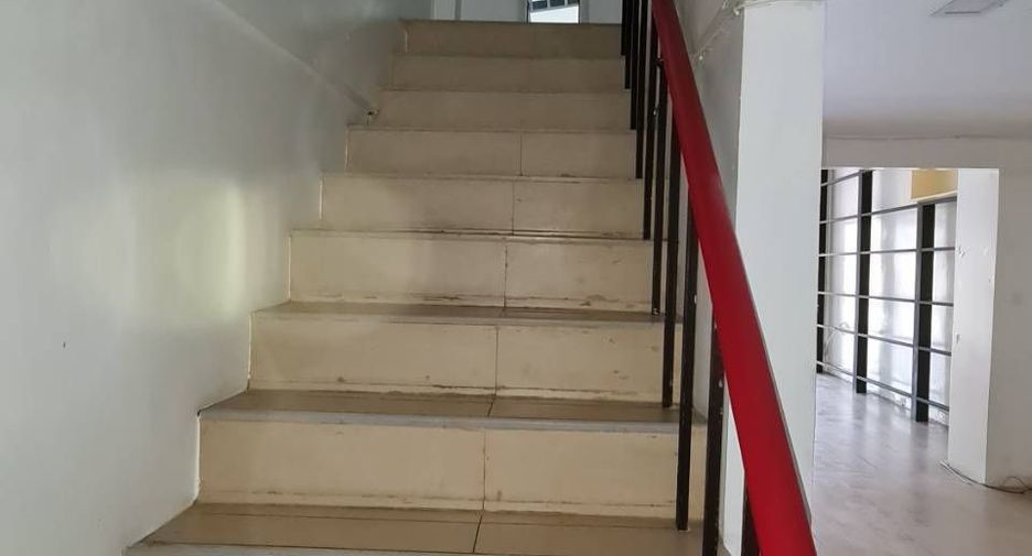For sale and for rent 1 bed retail Space in Phra Khanong, Bangkok