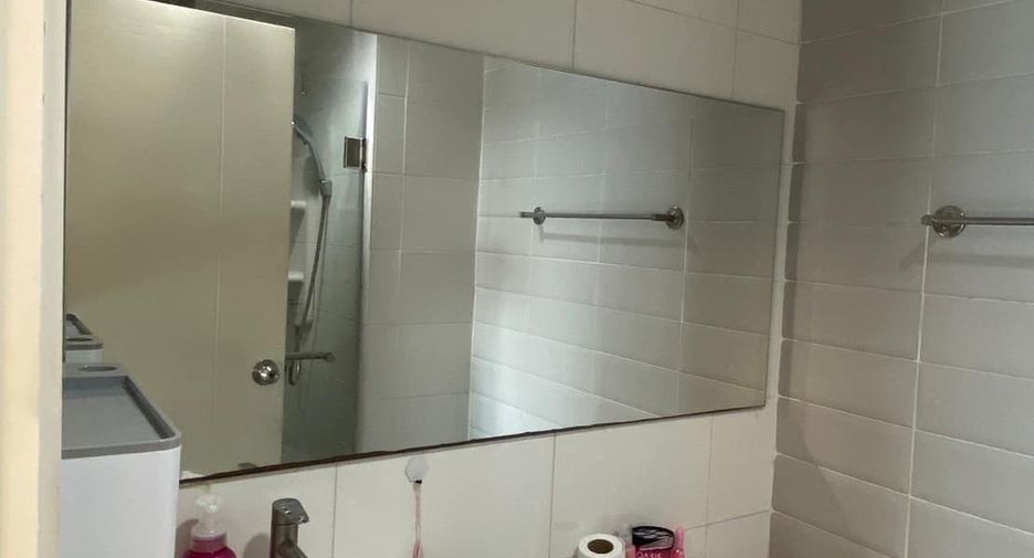 For sale 1 bed condo in Khlong Toei, Bangkok