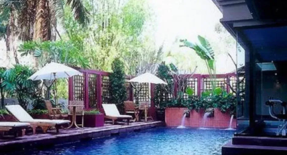 For rent 3 bedrooms condo in Yan Nawa, Bangkok