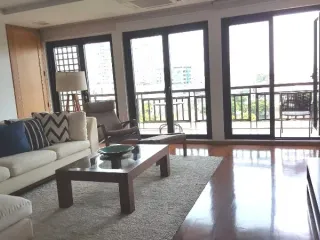 For rent 3 bedrooms condo in Yan Nawa, Bangkok