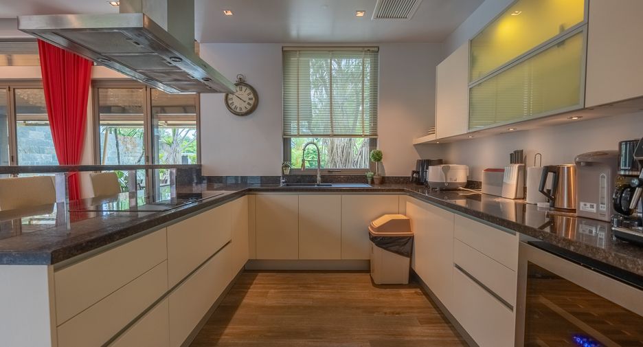 For sale and for rent 4 bedrooms villa in Thalang, Phuket