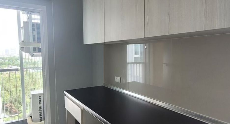 For sale 2 bedrooms condo in Mueang Samut Prakan, Samut Prakan