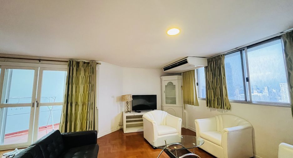 For rent 4 bedrooms condo in Watthana, Bangkok