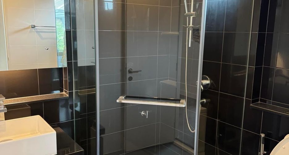 For rent 3 bedrooms house in Bang Kapi, Bangkok