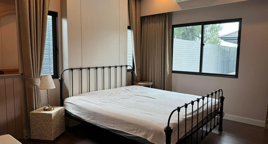 For rent 3 bedrooms house in Bang Kapi, Bangkok