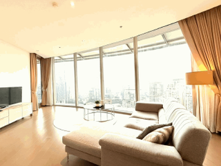 For rent 2 bedrooms condo in Pathum Wan, Bangkok
