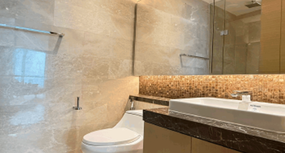 For rent 2 bedrooms condo in Pathum Wan, Bangkok