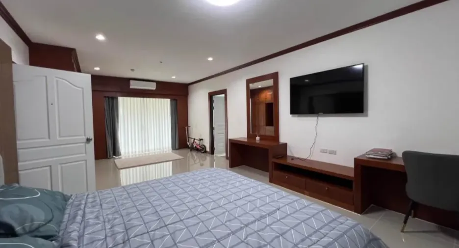 For sale 3 bedrooms condo in Mueang Phuket, Phuket