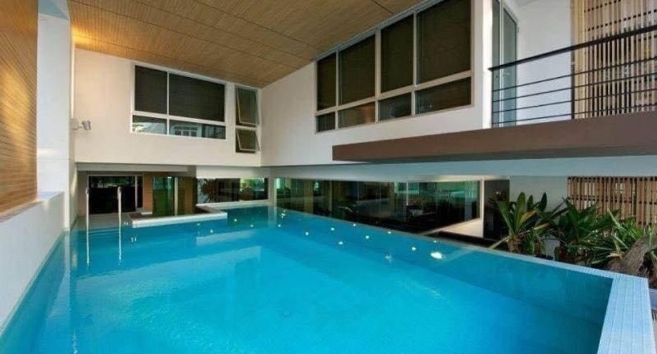For rent 2 bedrooms condo in Khlong Toei, Bangkok