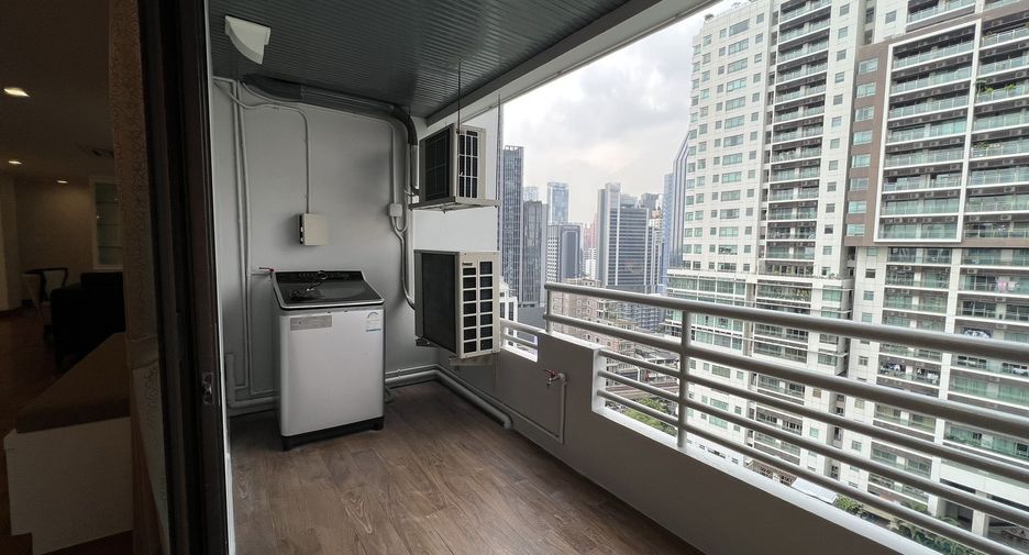 For rent 3 bedrooms condo in Khlong Toei, Bangkok