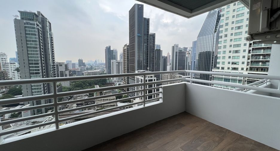 For rent 3 bedrooms condo in Khlong Toei, Bangkok