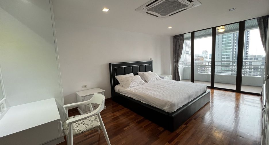 For rent 3 bedrooms condo in Khlong Toei, Bangkok