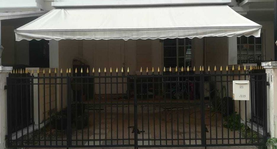 For sale and for rent 3 bedrooms townhouse in Bang Kapi, Bangkok