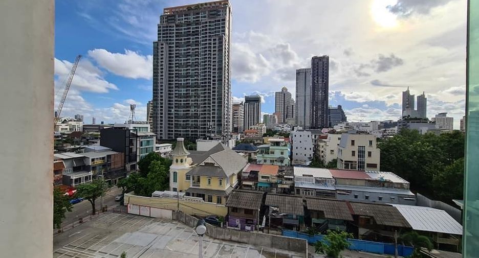 For sale 1 bed condo in Sathon, Bangkok