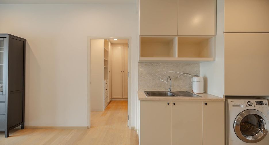 For rent 1 bed condo in Phaya Thai, Bangkok