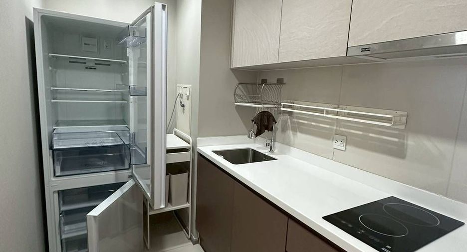 For rent 2 bedrooms condo in Thon Buri, Bangkok