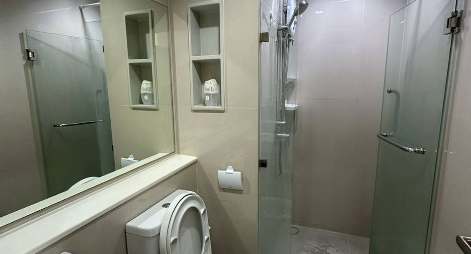 For rent 2 bedrooms condo in Thon Buri, Bangkok