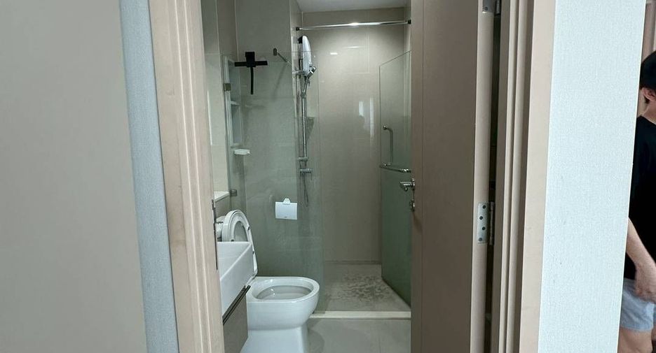For rent 2 bedrooms condo in Thon Buri, Bangkok