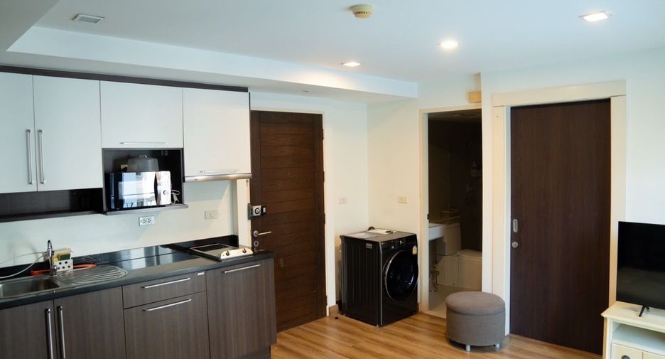 For rent 1 bed condo in Phaya Thai, Bangkok